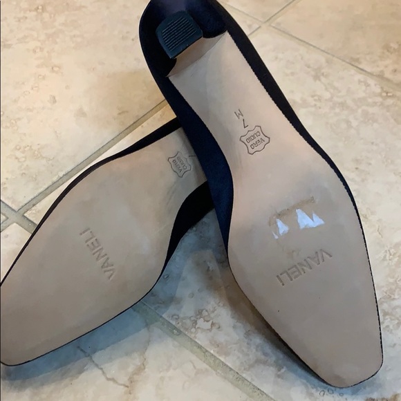 Vaneli kitten heels - Picture 6 of 6